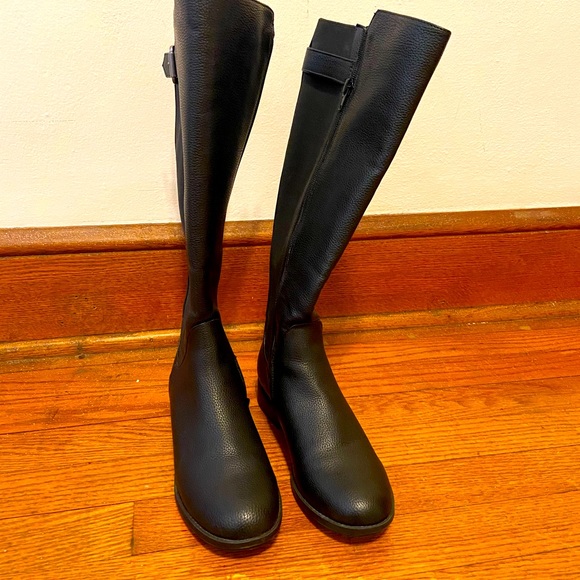 G.H. Bass Boots - Picture 2 of 4